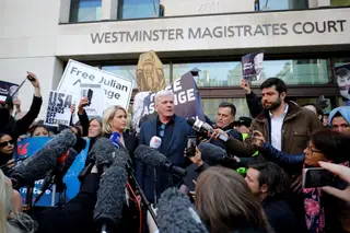 Assange vai "contestar e combater" pedido de extradição dos EUA