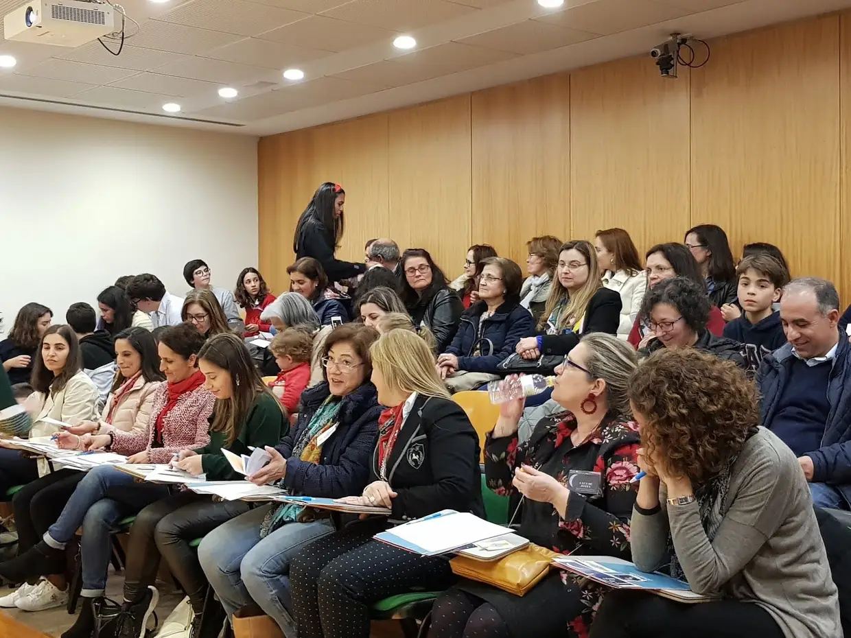 O porta voz do júri apresentou as diferentes classificações. A pontuação máxima foi para...