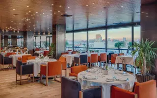 No 12.º andar do Altis Grand Hotel, aos sabores tradicionais à mesa junta-se a vista deslumbrante sobre Lisboa