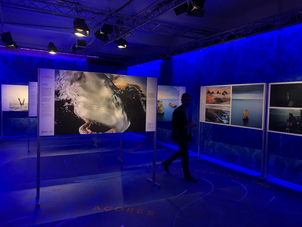 Inauguração da exposição do trabalho documental "O Mar Que nos Une", promovido pela Fundação Galp, em parceria com a VISÃO, para ver no World Press Photo, em Lisboa. Aqui em destaque uma fotografia de Nuno Sá, nos Açores.