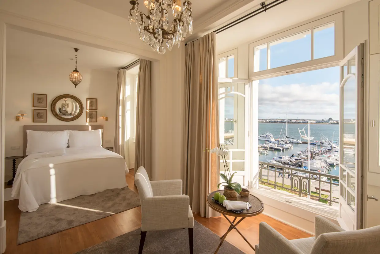 Grande parte dos 30 quartos e suítes do Grand House têm vista para o rio