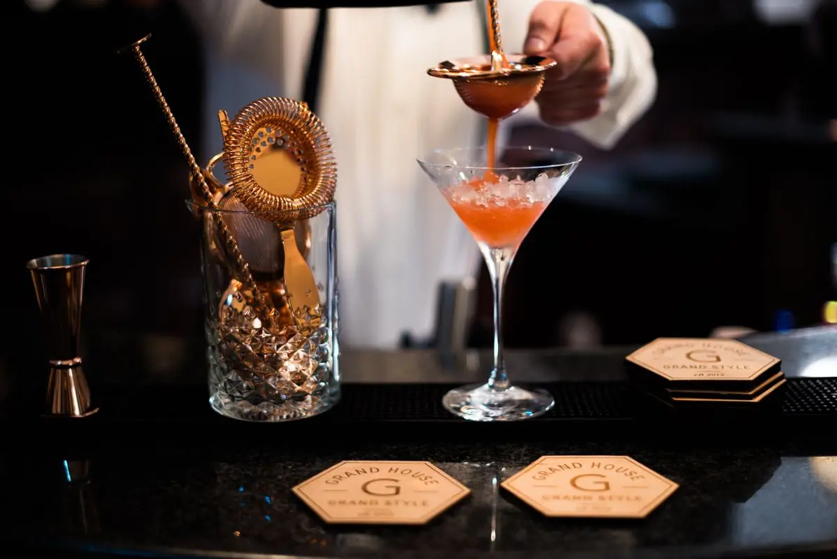 No bar do Grand House servem-se cocktails clássicos e de autor