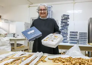 Maria do Carmo Tovar, a madre superiora do Convento de Santa Escolástica. Aqui, as monjas beneditinas são as guardiãs das receitas das bolachas