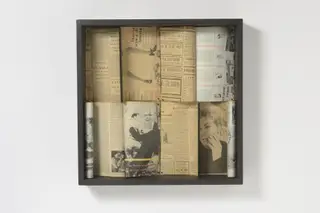 A-Z Comunicações, de Alberto Carneiro, é uma das 30 obras selecionadas para Mesa dos Sonhos, a exposição que reúne peças das coleções da Fundação Luso-Americana para o Desenvolvimento e da Fundação de Serralves