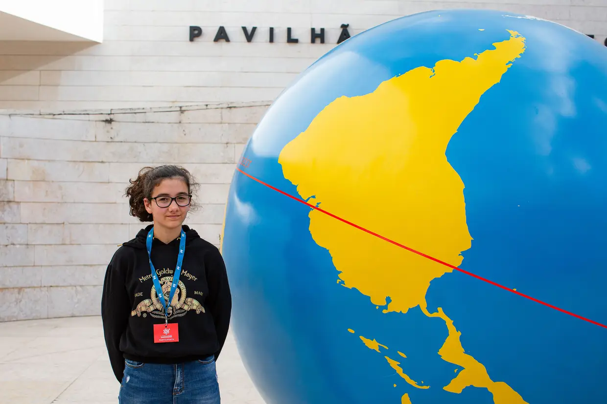 Gabriela Gomes, 8º ano, vencedora na categoria de Inglês: «Não costumo precisar de fazer muita coisa em casa porque presto atenção às aulas. Por isso o meu conselho é esse: ouvir os professores!»