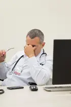 O conflito das escalas médicas