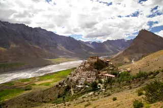 A 4100 metros de altitude, o Mosteiro de Key, no Spiti, é uma das comunidades tibetanas do vale de paisagem lunar onde, durante o inverno, as estradas estão interditas