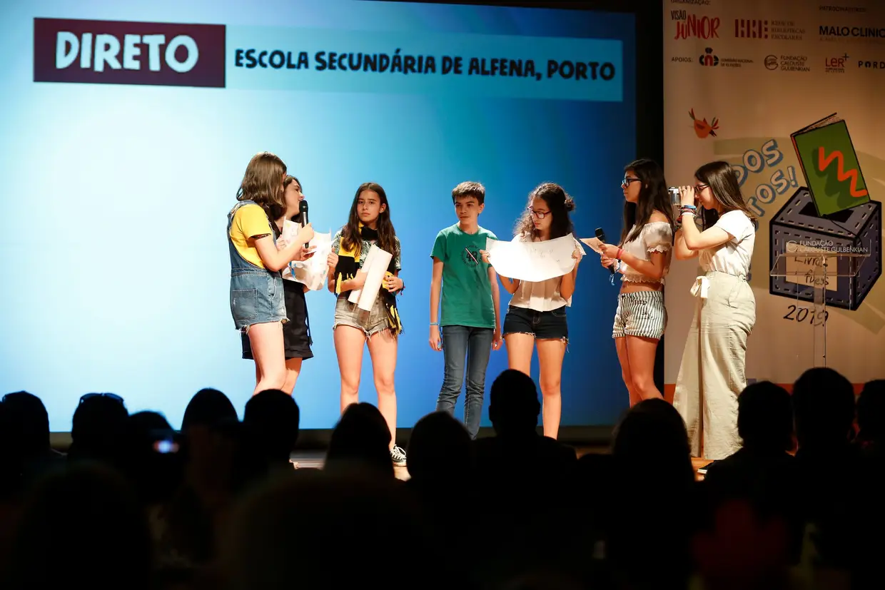 A Escola Secundária de Alfena simulou um direto de televisão, para explicar a quem estava na Gulbenkian o que é o projeto «Miúdos a Votos»