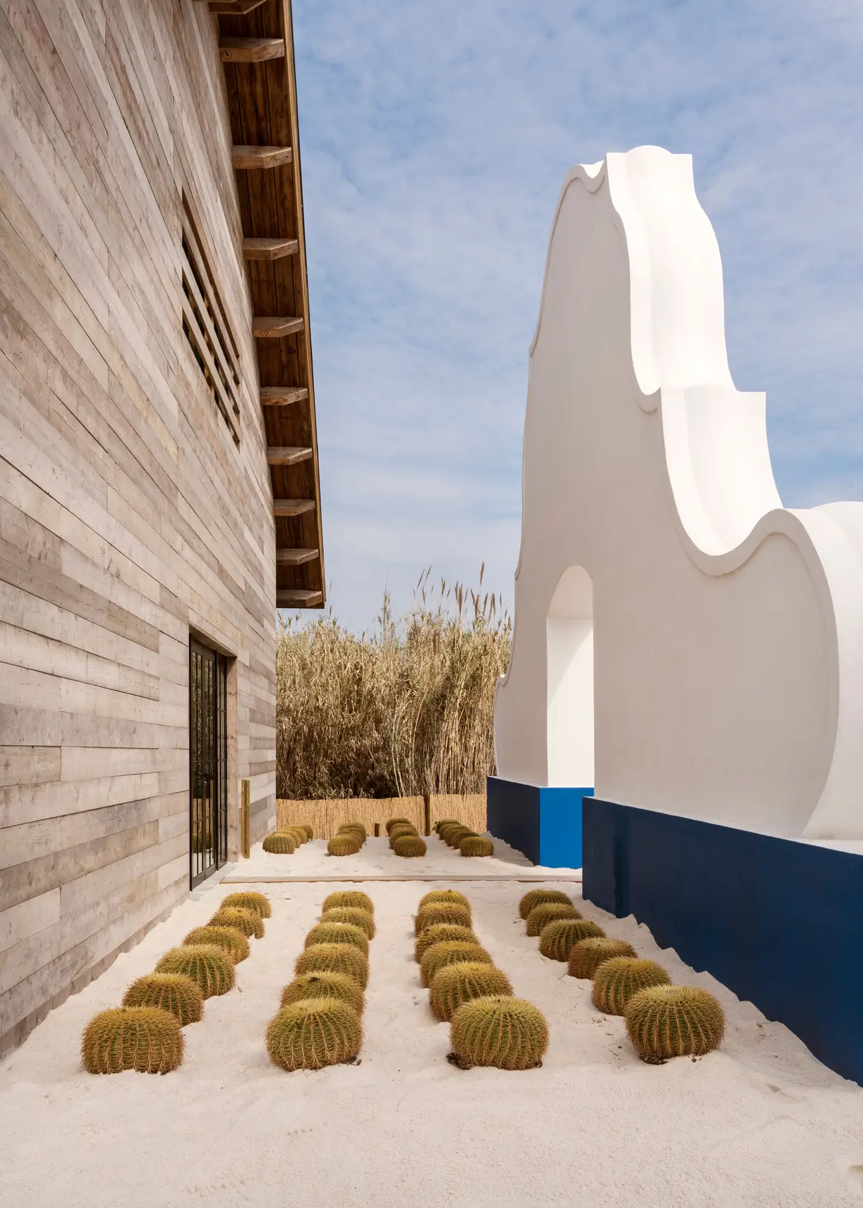 Nos dois armazéns do arroz ficaram os quartos, e nas granjas, que guardavam as máquinas agrícolas, o restaurante e o spa. Só as quatro Pool Villas foram acrescentadas