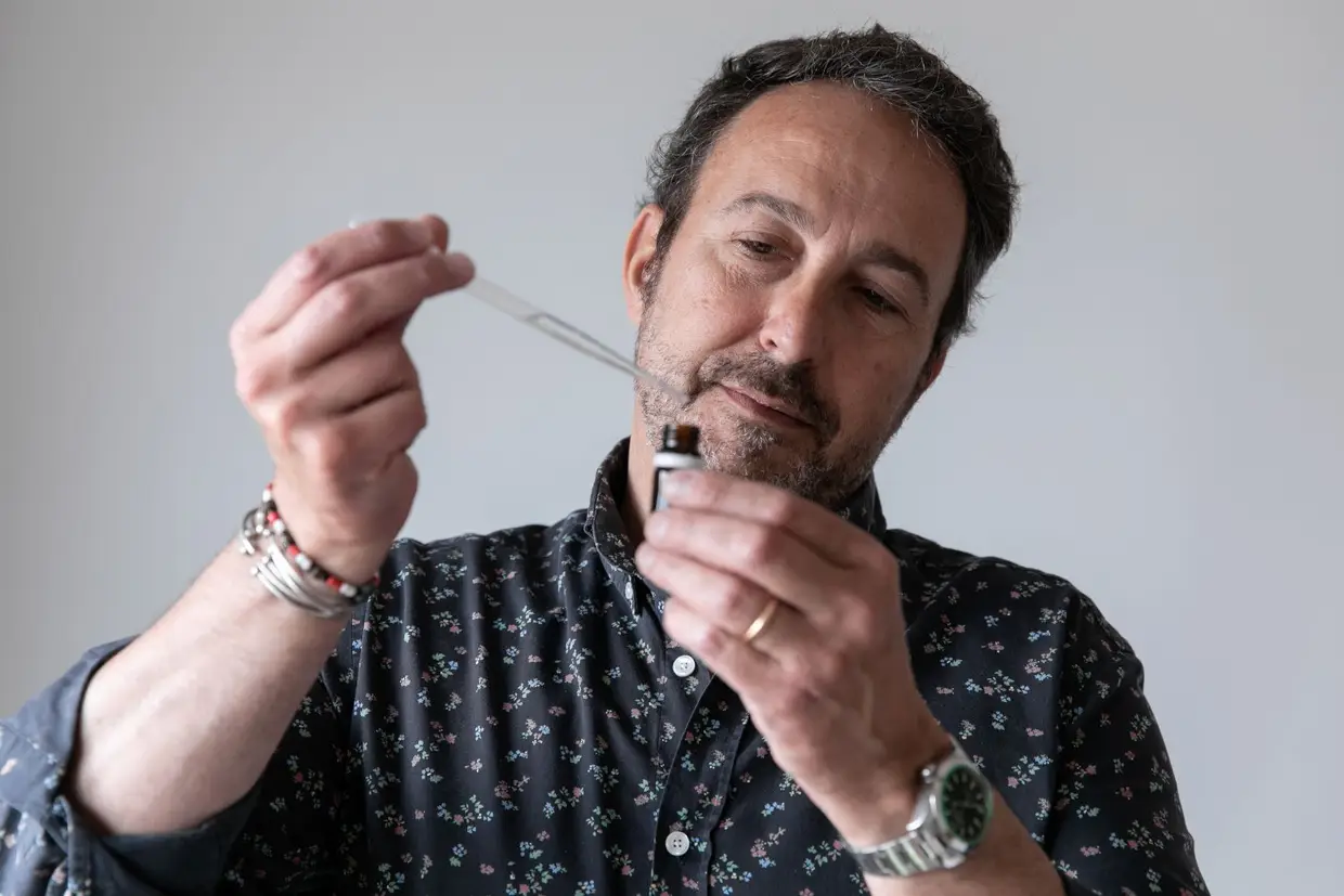 O perfumista Lourenço Lucena, único português membro da Sociedade Francesa de Perfumistas, realça que "os portugueses tiveram uma importância enorme para a perfumaria do século XVIII com aquilo que trouxeram de frutos tropicais e especiarias"