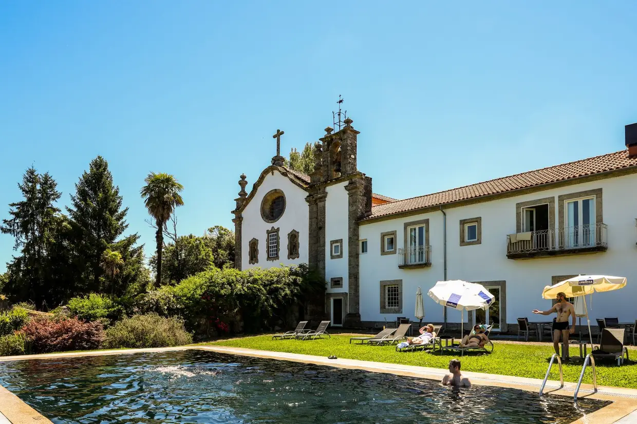 Originária do século XVI, a Quinta do Convento dos Capuchos foi comprada em 1905, por António de Azevedo Rodrigues, avô dos atuais proprietários