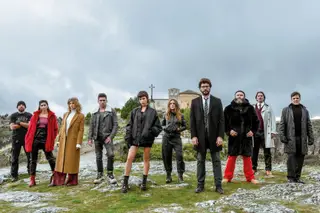 La Casa de Papel começou tímida no canal espanhol Antena 3, em maio de 2017, com um primeiro episódio visto por 4 milhões de espectadores. Só se tornou um fenómeno mundial ao passar para o catálogo da Netflix, em dezembro desse ano