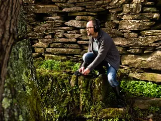 Depois de um longo trabalho de recolha e documentação, o paisagista sonoro, Luís Antero apresenta, pela primeira vez, em concerto o arquivo de paisagens sonoras das Aldeias do Xisto