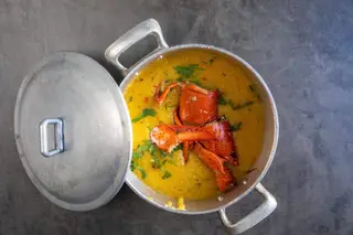 Xarém de lavagante na marisqueira Lodo, em Faro