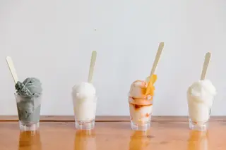 Em Lisboa, na Davvero Bar Gelato pode começar com um shot gelado de vodka preta, de mojito ou de ginja e continuar com o Margacuya, um cocktail inspirado na Margarita, que combina a acidez do maracujá e a tequila