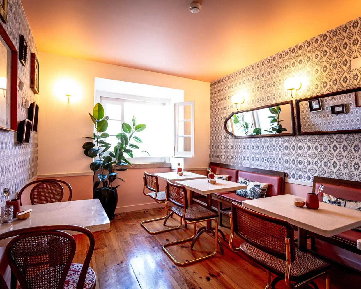 O restaurante divide-se por três andares, com ambientes totalmente distintos