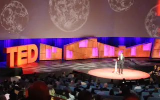 Os truques para não "morrer" de nervos a falar em público, por quem sabe