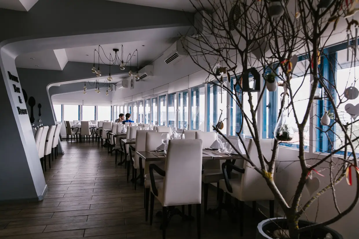 Com vista para o Tejo e uma ementa dedicada às carnes (e não só), o restaurante do Estádio do Restelo, em Lisboa, ganhou nova vida