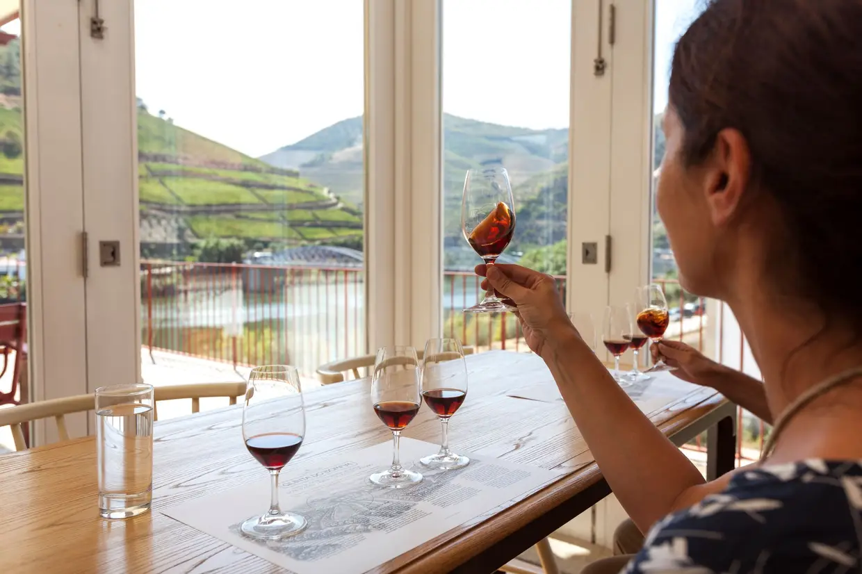 As visitas guiadas à Quinta, propriedade da Symington Family Estates, terminam com provas de vinhos