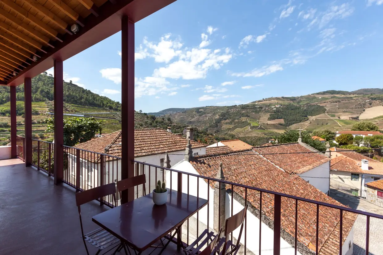A adega da Wine & Soul, com um terraço sobre o vale do Pinhão, fica situada na aldeia de Vale de Mendiz