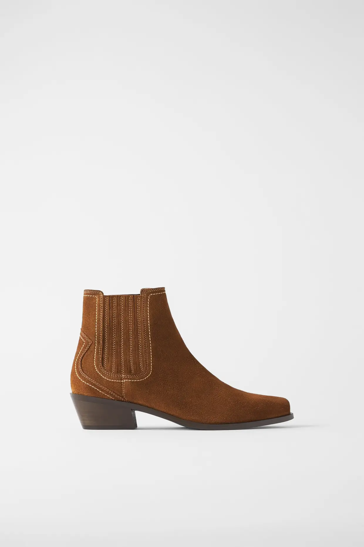 Com elásticos laterais, Zara, €49,95