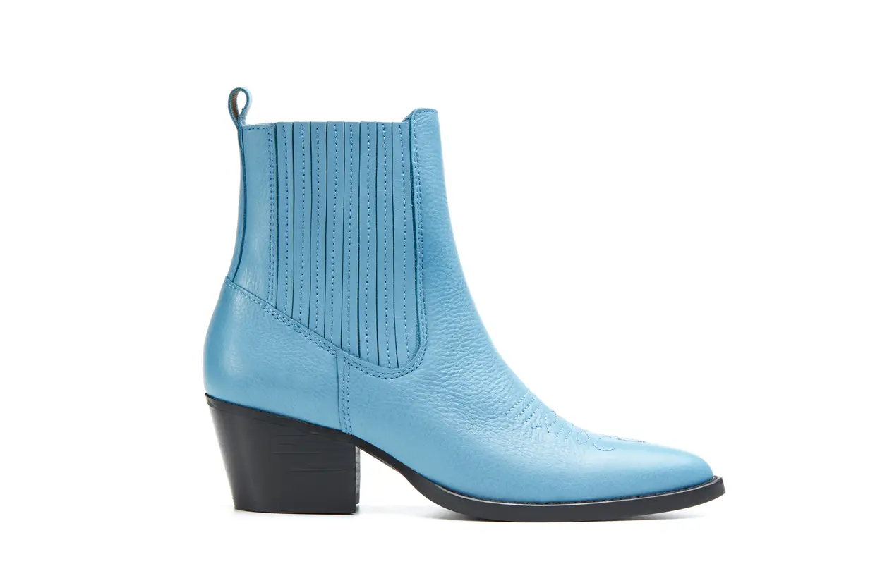 Em azul, Mango, €79,99