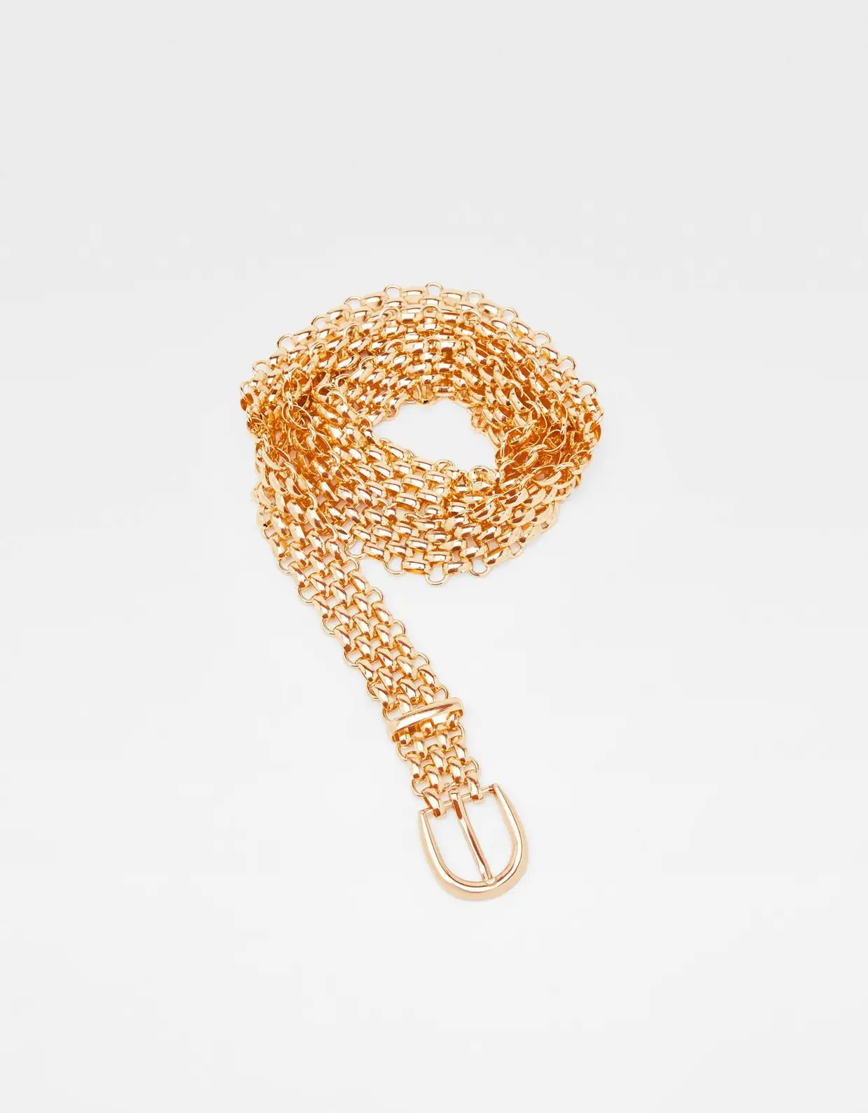 Em dourado, Bershka, €12,99