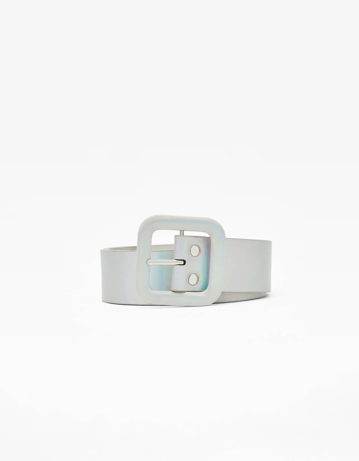 Com efeito iridiscente, Bershka, €7,99