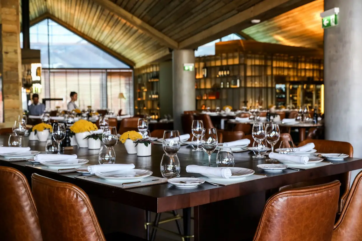 Um ano após a abertura, a Real Companhia Velha renovou o seu restaurante: o Peixaria da Enoteca 17.56, na Ribeira de Vila Nova de Gaia
