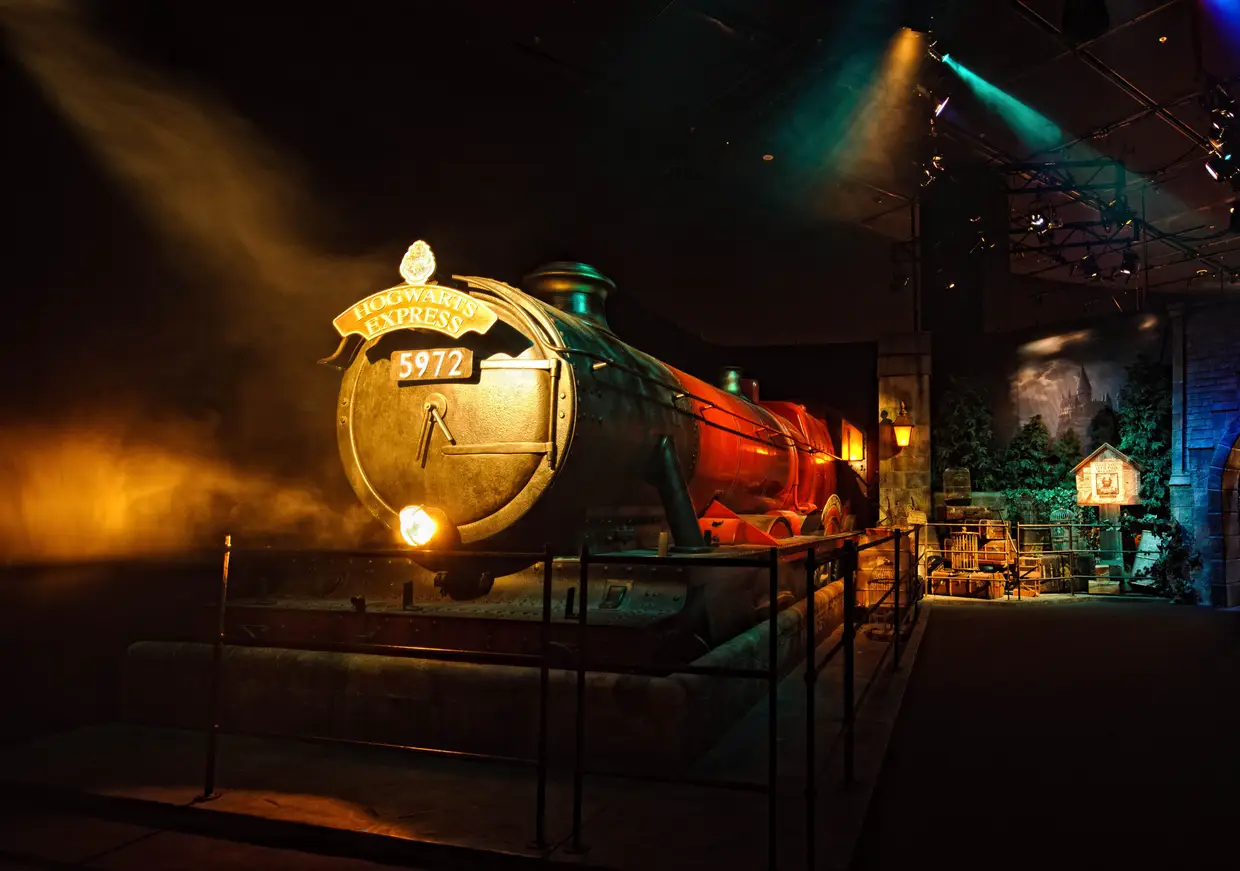 O comboio que leva os aprendizes de feiticeiro para Hogwarts
