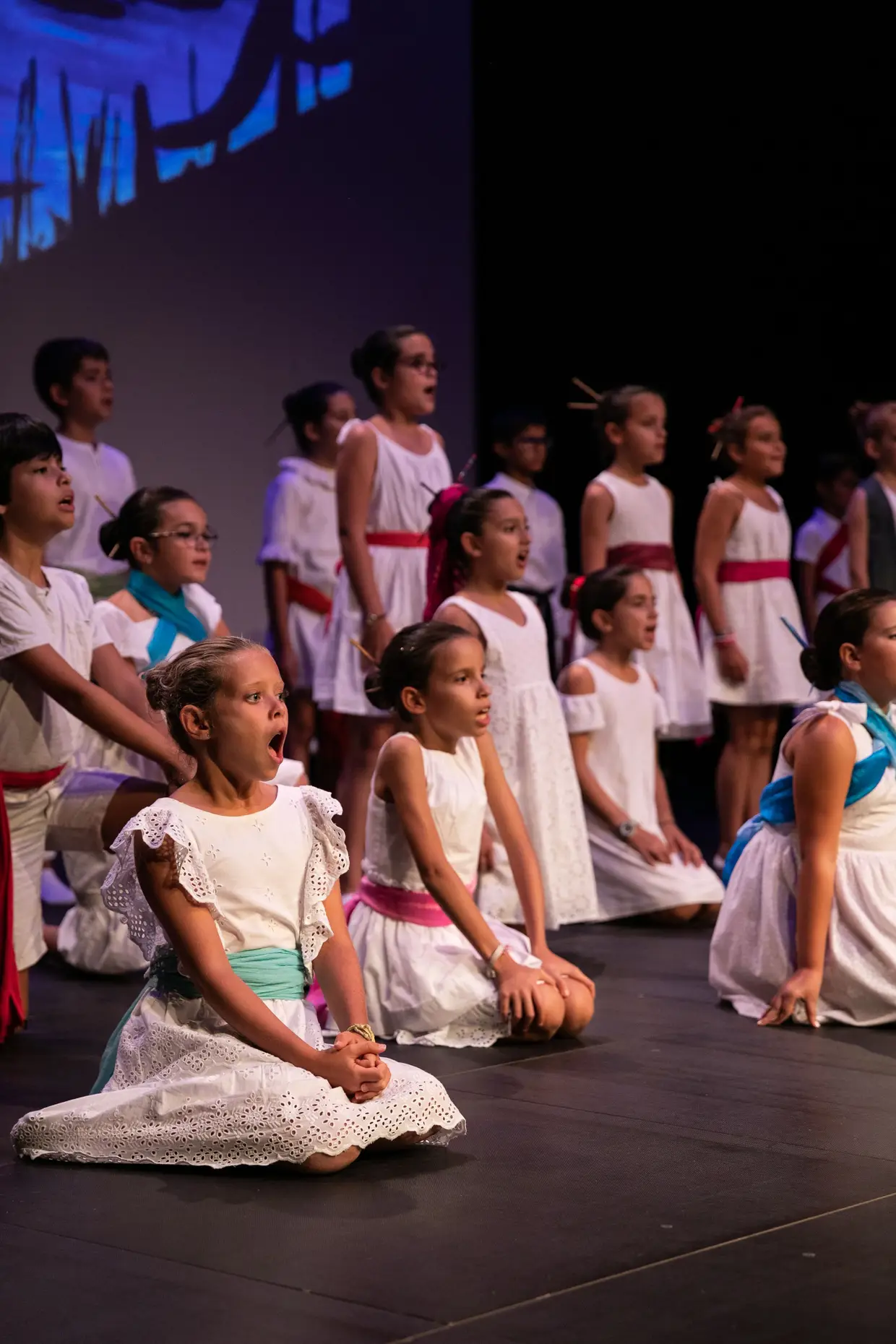 Durante o ensaio geral, o coro esteve muito atento