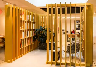 A pop-up store tem uma seleção de 37 títulos da editora berlinense, todos em inglês