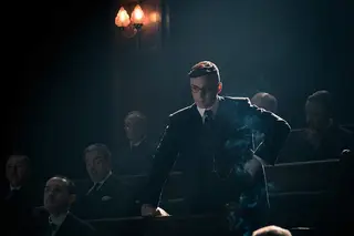 Os gansgters mais rock’n’roll do pequeno ecrã estão de regresso. Nesta quinta temporada, Thomas Shelby (Cillian Murphy) é obrigado a lidar com os habituais inimigos poderosos mas também com altas traições, enquanto se confronta com o único homem que não pode derrotar