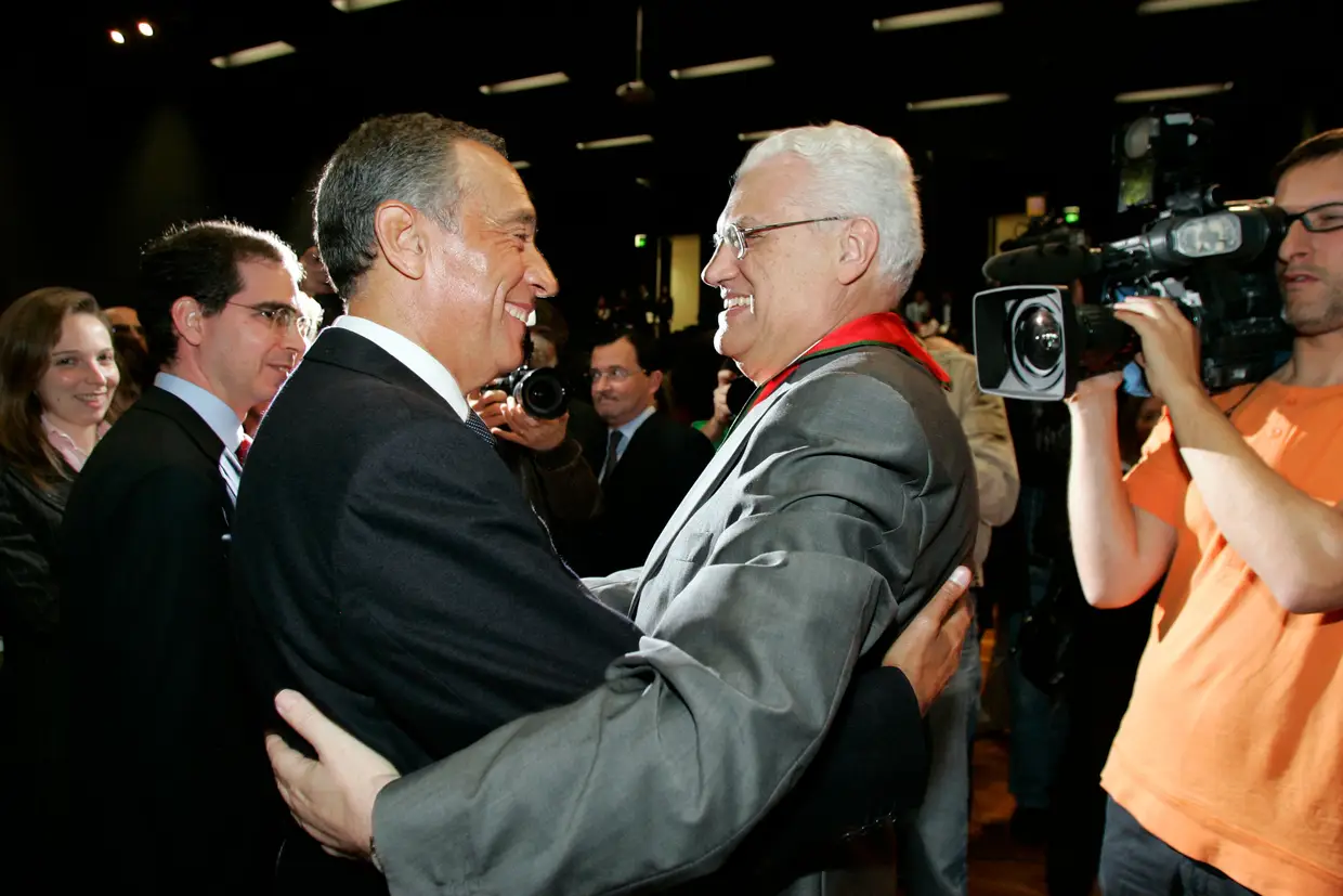 Na última aula, a ser felicitado por Marcelo Rebelo de Sousa