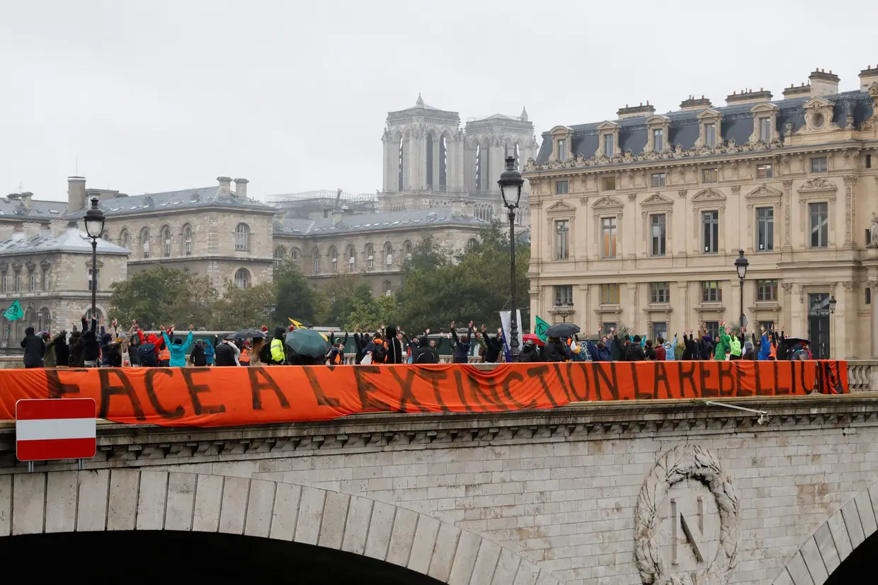 ...Em Paris, França