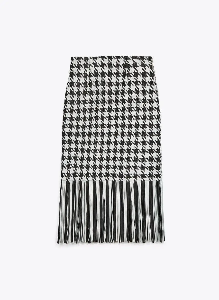 Saia em pele, Üterque, €279