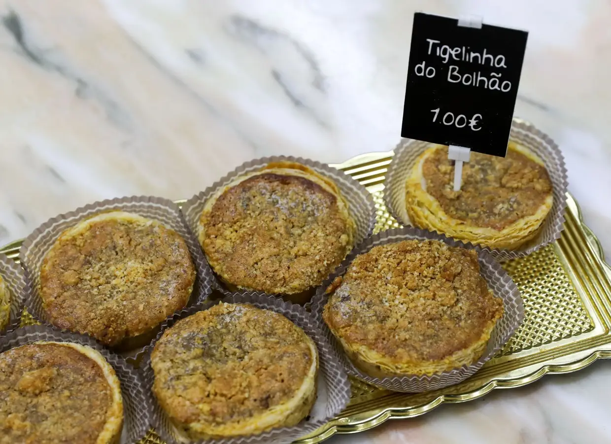 As tigelinhas do Bolhão são uma criação mais recente da confeitaria. Feitas com ovos e amêndoa fazem lembrar os doces conventuais