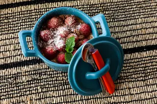 A mousse de lima com framboesas, acompanhada pela receita