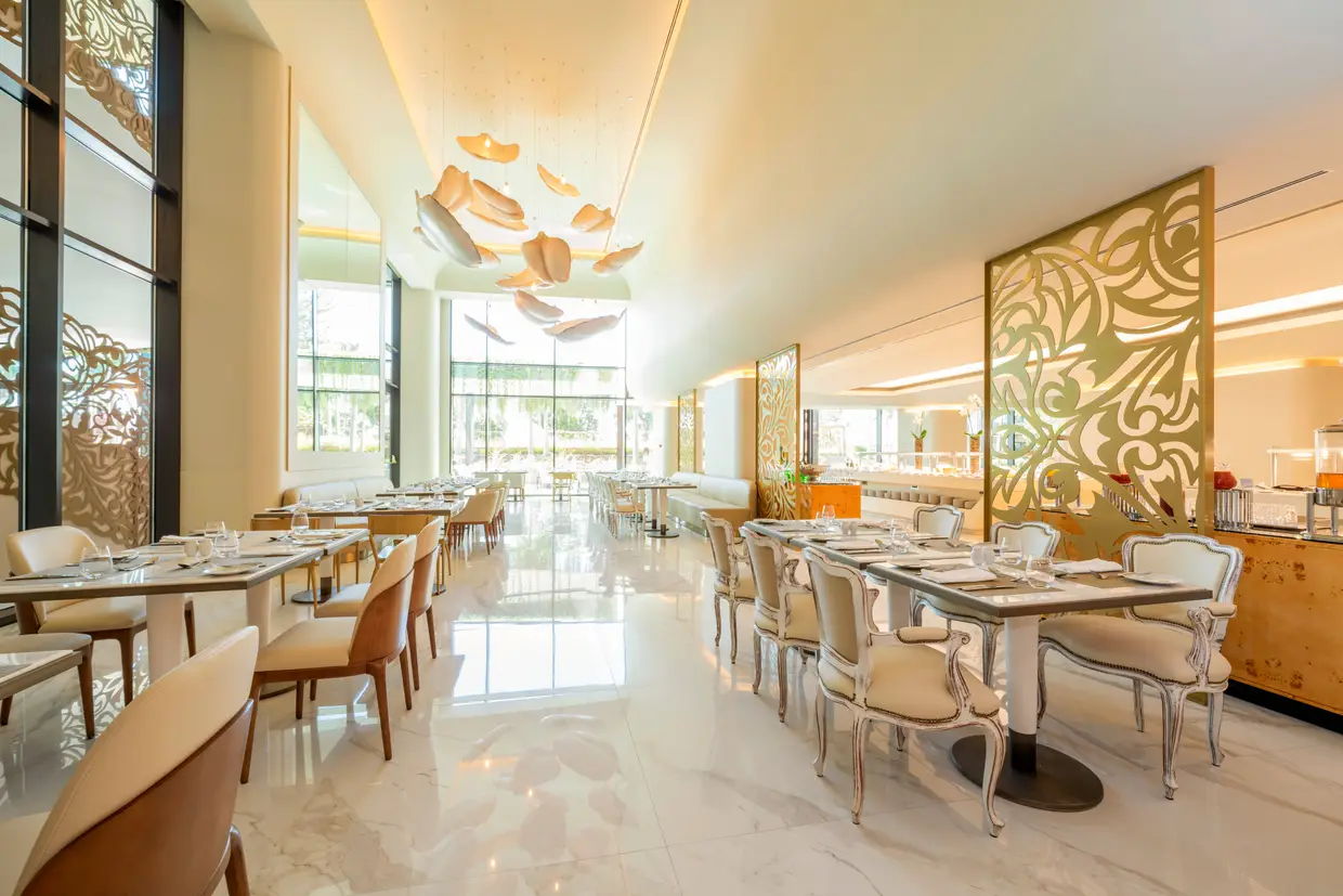 No Atelier Orchidaceae, dentro do restaurante Hibiscus, serve-se o pequeno-almoço