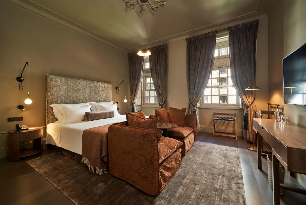 Já os 11 quartos do Palacete estão decorados em tons de cobre