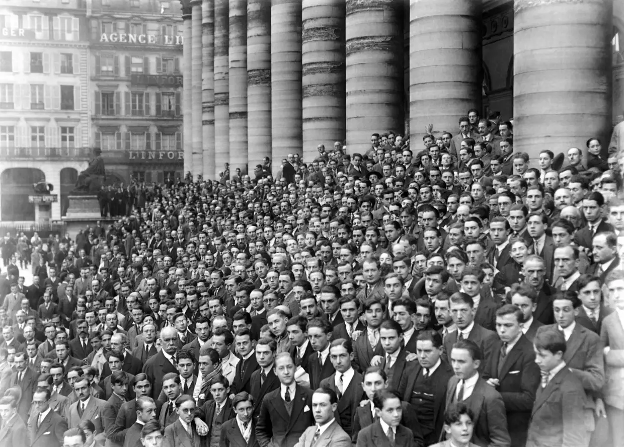 Greve de corretores da bolsa de Paris, em dezembro de 1929