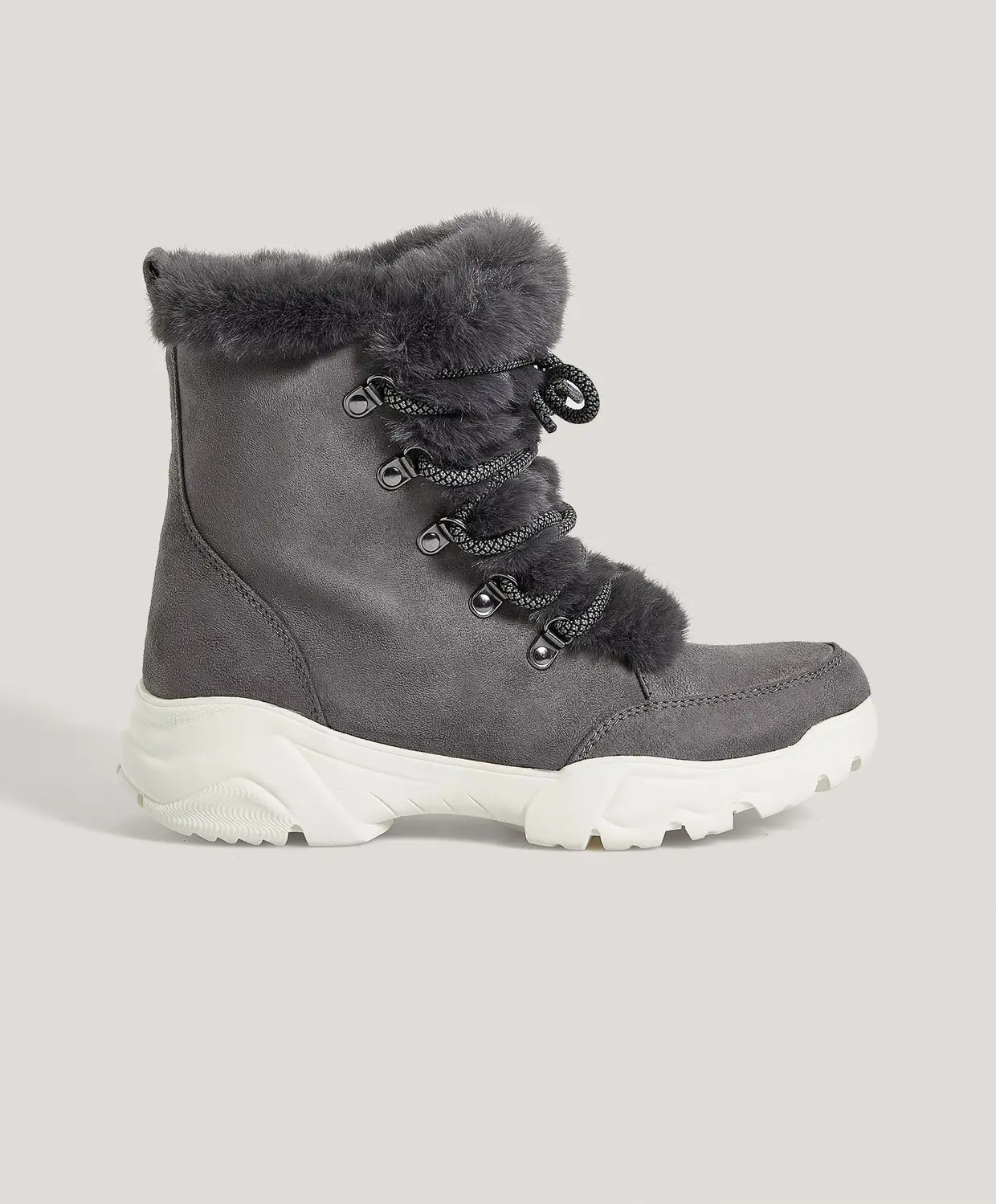 Botas com pelo, Oysho, €49,99