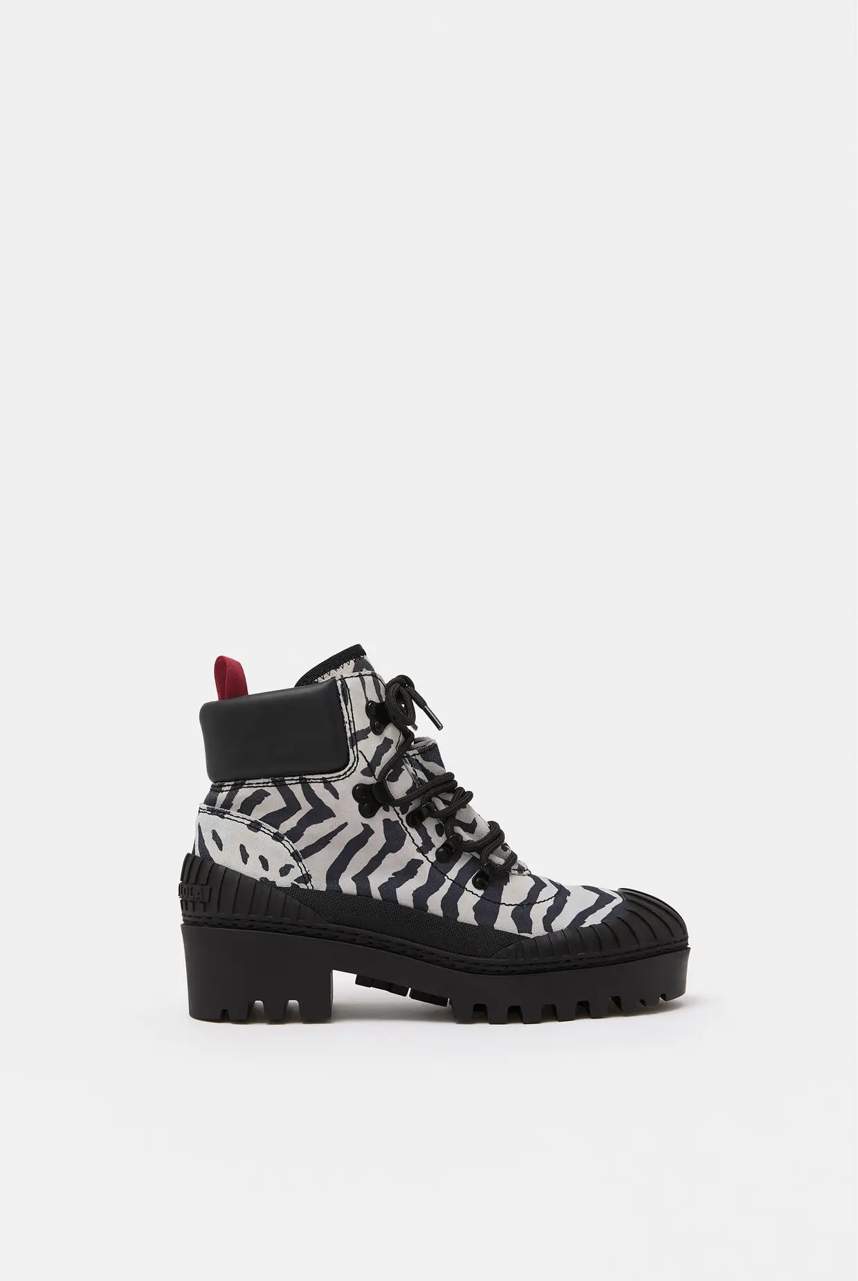 Botim em croute padrão zebra, Bimba y Lola, €215