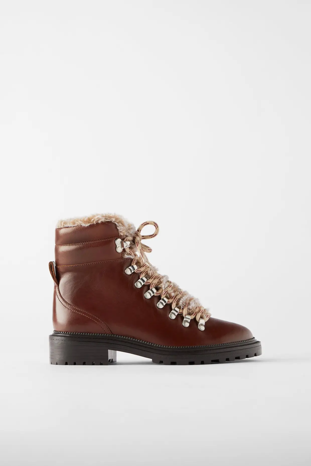 Botins rasos com pelo, Zara, €79,95