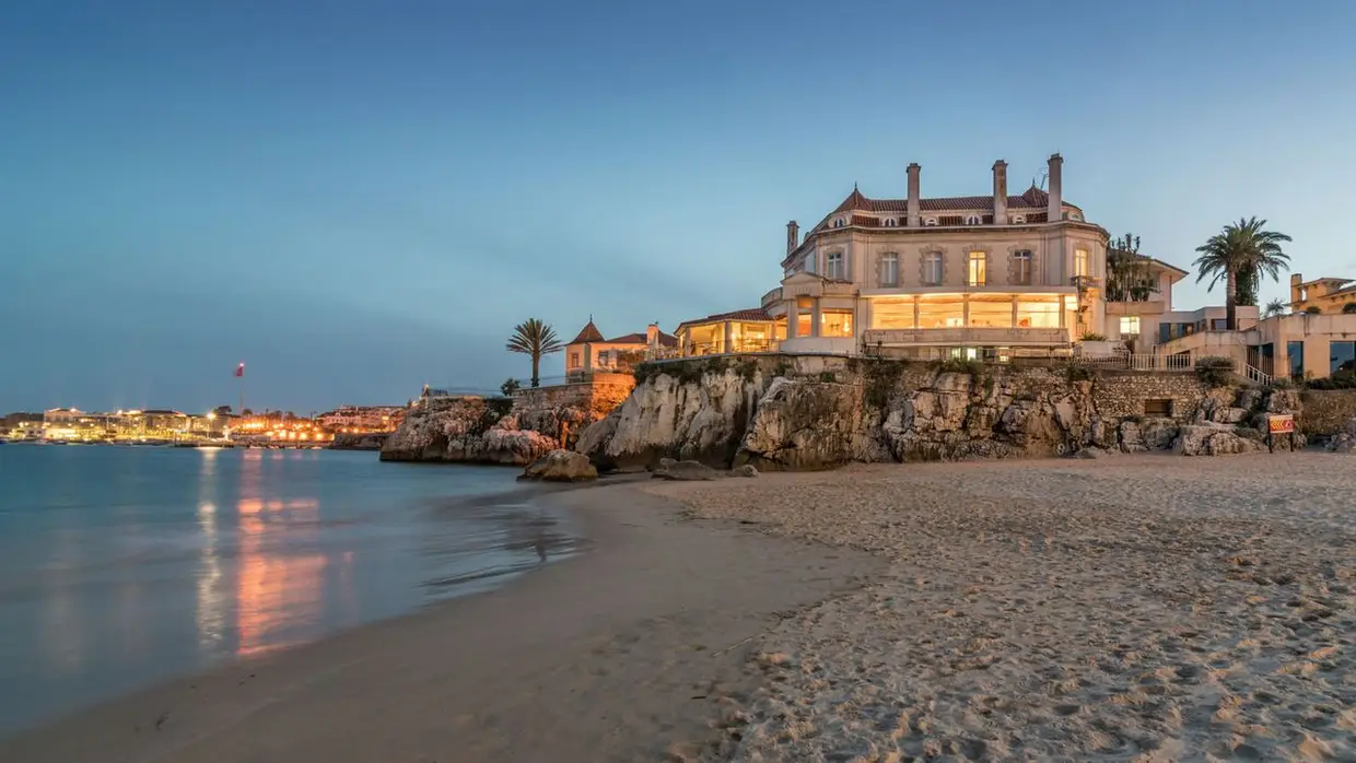 Cascais tem vários encantos e o hotel Albatroz é certamente um deles