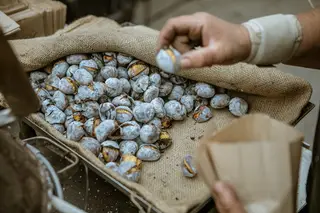 No magusto organizado pela Adega Mayor, na LX Factory, as castanhas assadas acompanham-se com os vinhos da marca do Alentejo