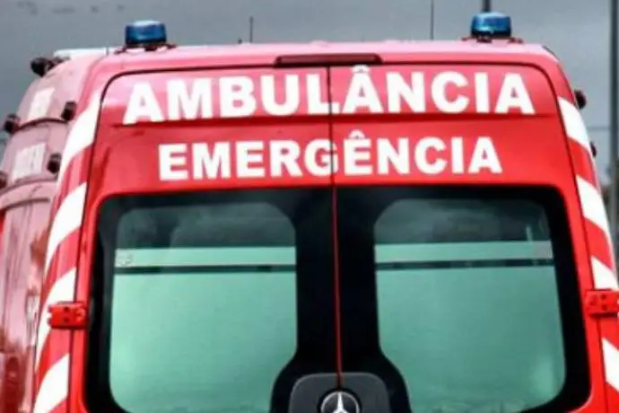 Automovel Cai No Rio Sousa E Assusta Populacao De Paredes A Verdade