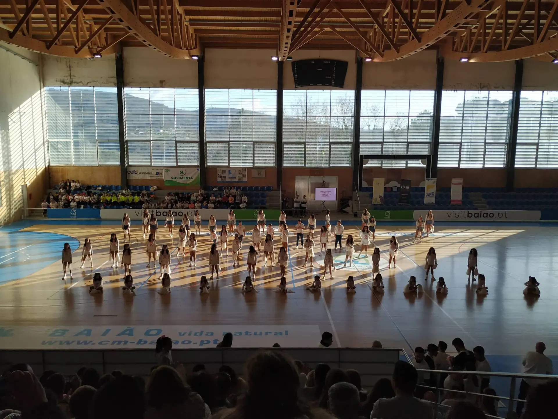 Mulheres de Baião jogam futsal para ajudar a Liga ...