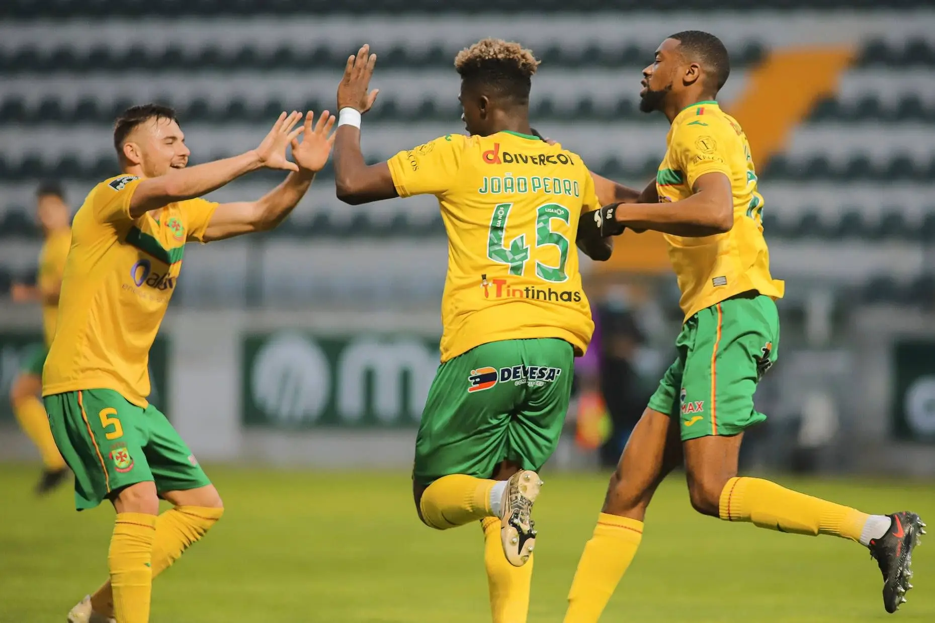 FC Paços de Ferreira estraga estreia a Jesualdo Ferreira ...