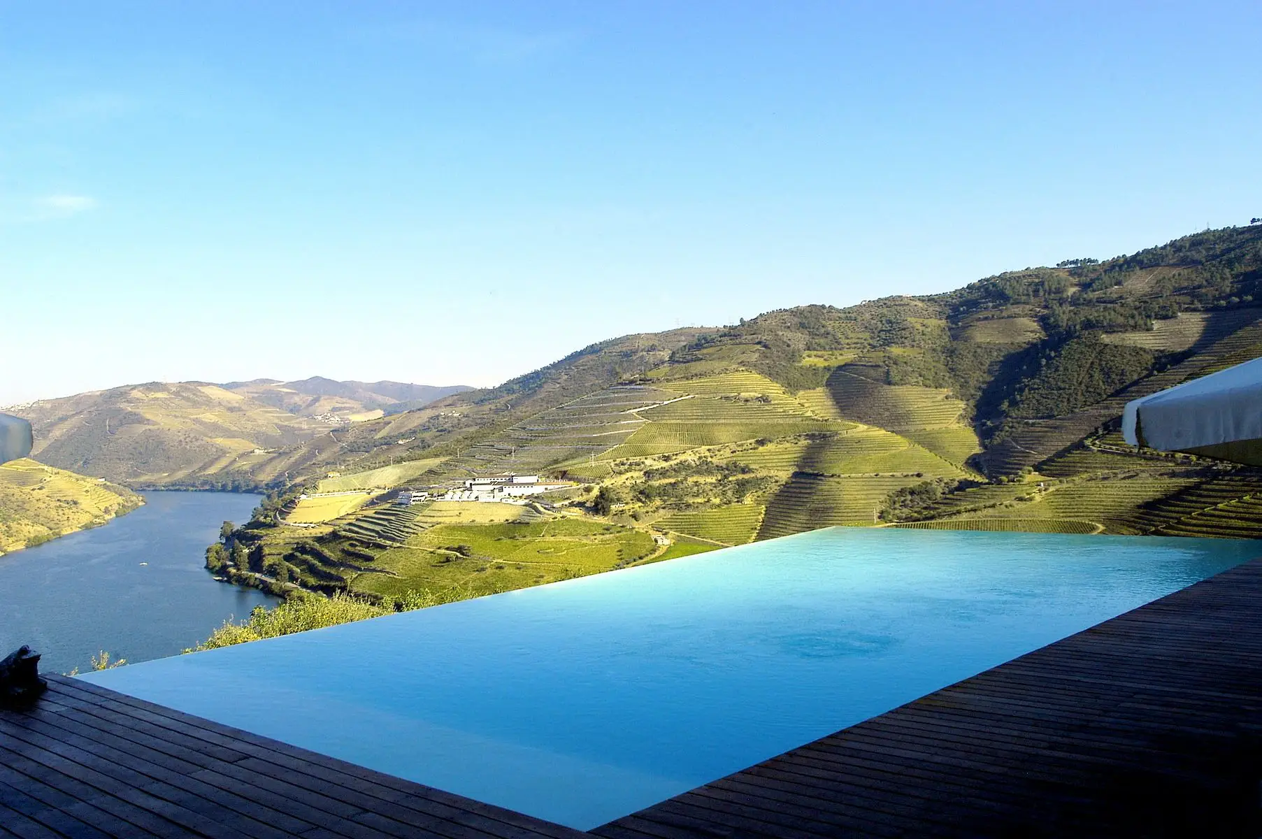 Boa Cama Boa Mesa | Expresso apresenta guia e programa na SIC Notícias dedicados ao enoturismo em Portugal